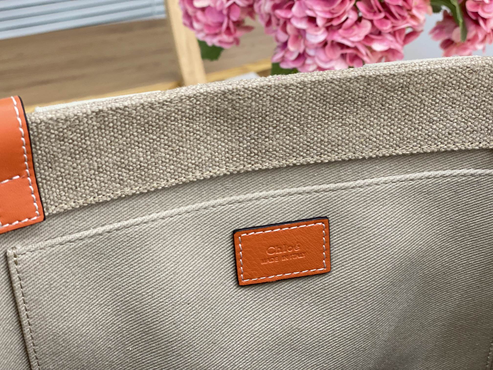 Chloe Medium Woody Tote Bag In Linen 